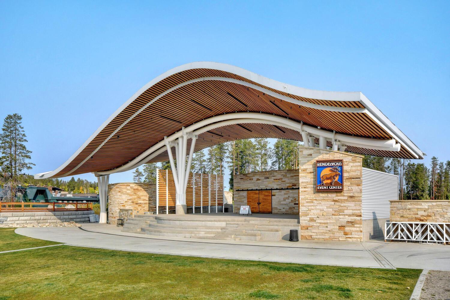 Ski-Out Luxury Condo: Mountain Views & Hot Tub Retreat Winter Park Exterior photo